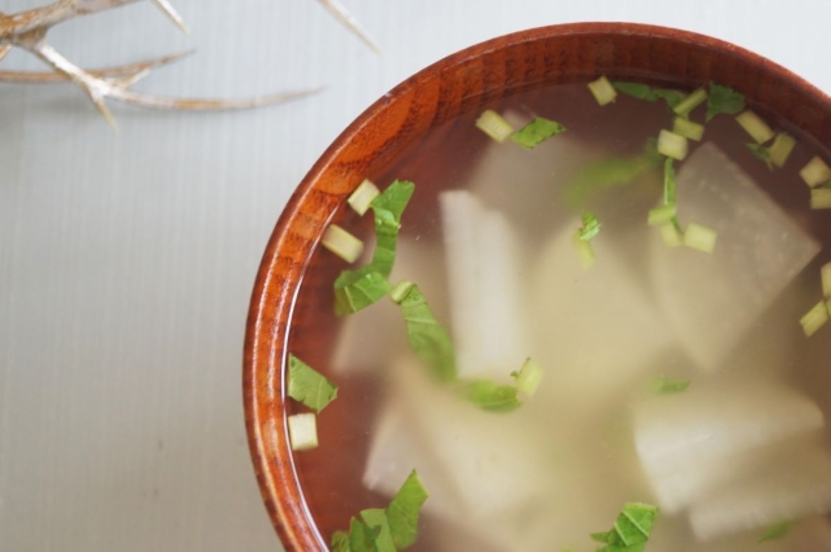 ▲有網友想在煮蘿蔔湯或竹筍湯時，將排骨替換成其他食材，就有大廚分享妙招，只要煮一次就能端出兩道料理！（示意圖／翻攝photoAC）