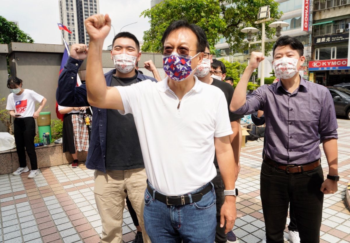 ▲卓伯源今（30日）感嘆，該案纏訟近7年後，在8月5日已宣判無罪確定，司法最後雖然讓正義來到，但名聲已毀。（圖/新頭殼）