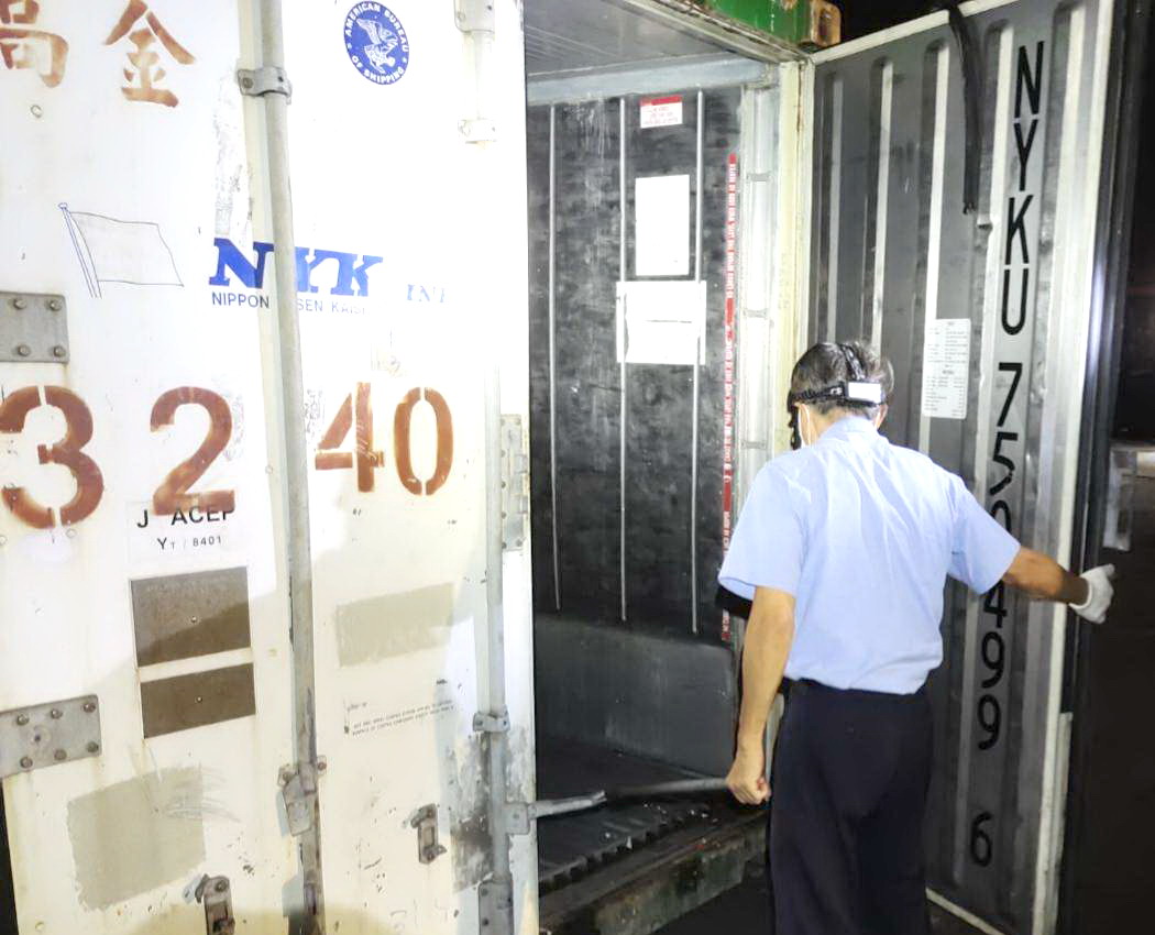 ▲金門小三通貨物爆增，關務署高雄關延長服務時間，獲通關業者肯定。(資料照／記者黃守作攝)