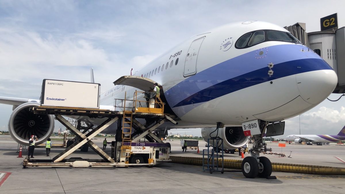 ▲AZ疫苗下午將抵台。（圖/取自蘇貞昌臉書）