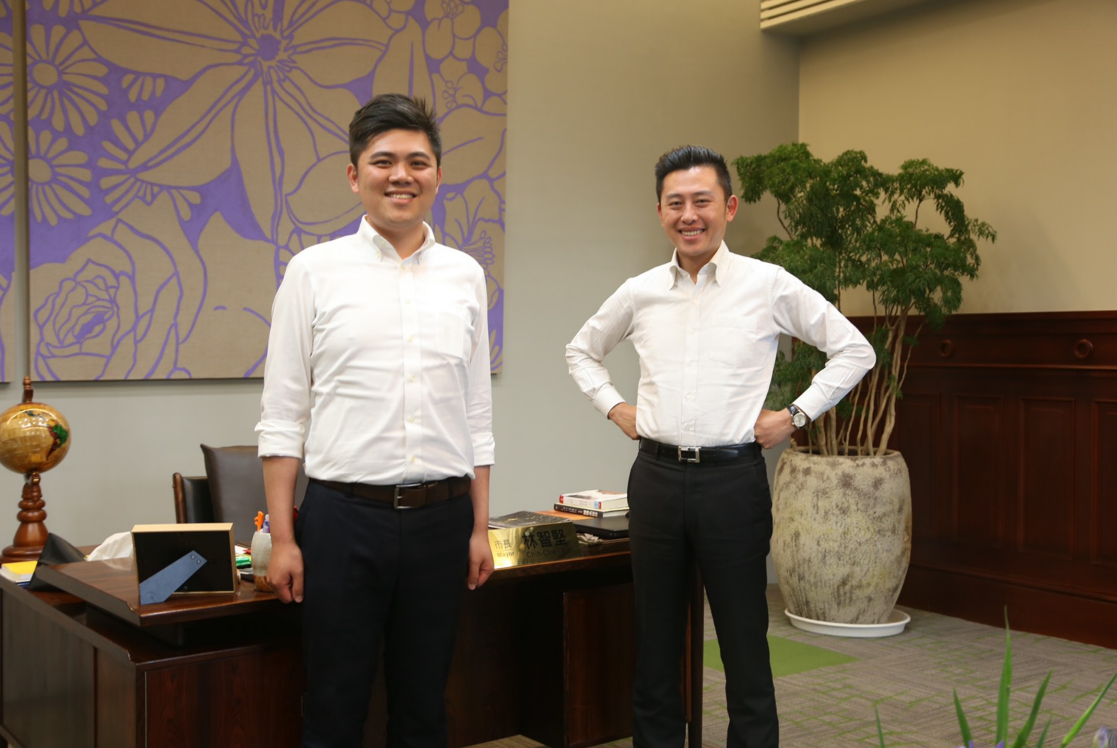 ▲新竹市議員陳建名觀察，市長林智堅不分平假日或白天晚上，都還是忙於工程視察，甚至焦慮時間不夠。（圖／翻攝自陳建名臉書）