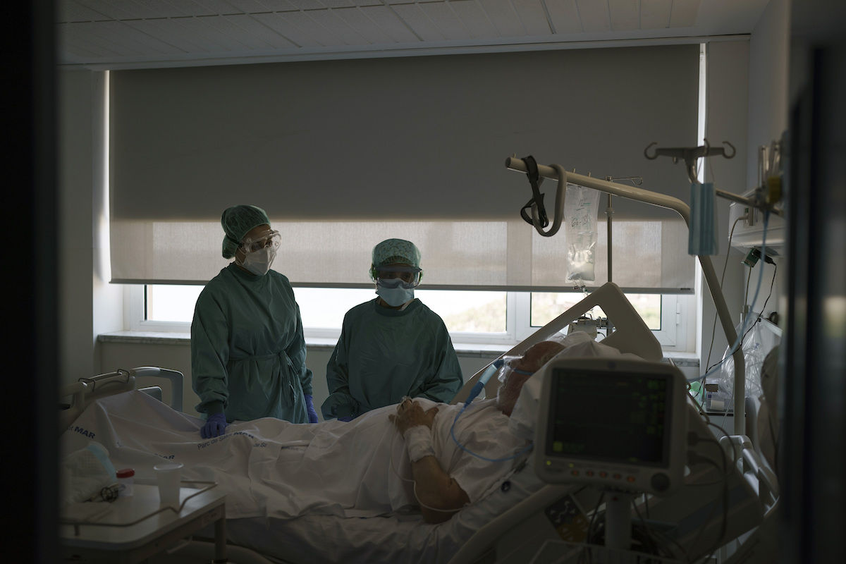 ▲COVID-19疫情讓西班牙獨步全球的器官移植專家遭逢接二連三的挑戰。示意圖。（圖／美聯社／達志影像）