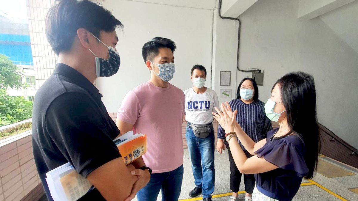 ▲國民黨立委蔣萬安關心五常國小開學防疫整備。（圖／翻攝自蔣萬安臉書）