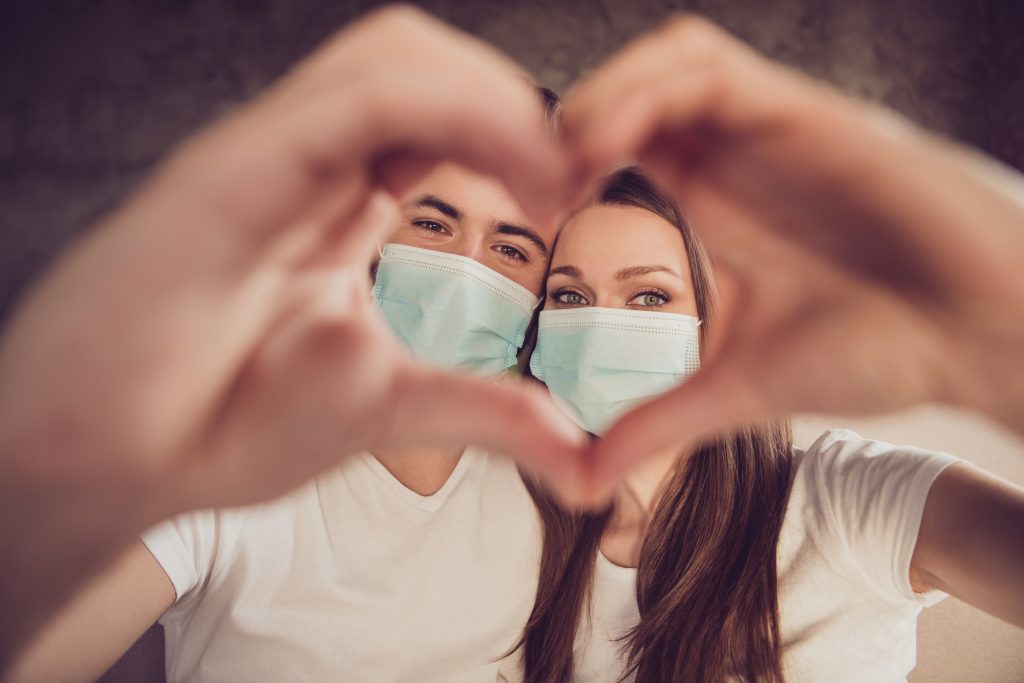 ▲疫情讓我們無法擴展社交圈，而陷入自殺性單身的處境。（圖／Shutterstock）