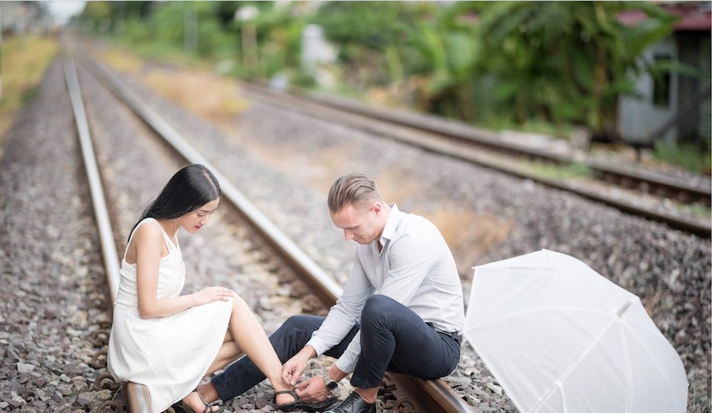 ▲「疼妳的男人」比有錢的男人更可貴！看《只有芸知道》理解兩個人在一起是一起進步。（圖／Shutterstock）