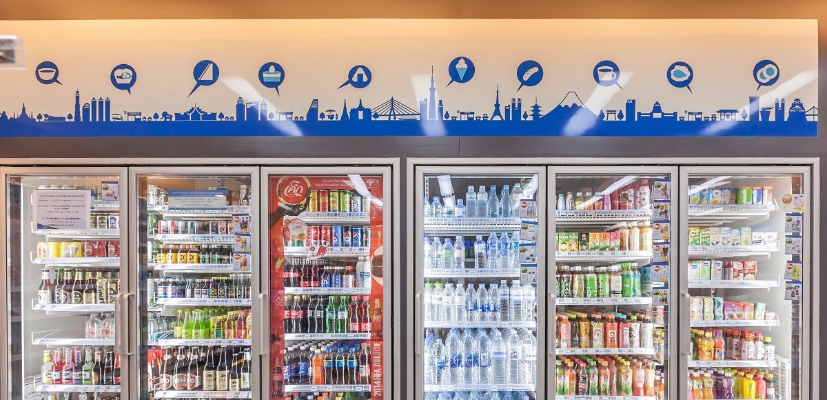 ▲有網友好奇詢問「超商裡還有十元的飲料嗎？」而引來老饕推薦3款飲品。（圖／Shutterstock）