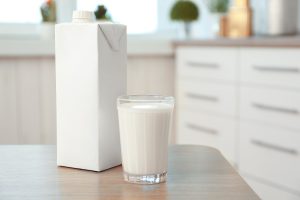 ▲牛奶是不少人生活必備的飲品，日前就有網友發現日本食品大廠的盒裝牛奶上藏著2個隱藏細節，消息曝光後也引發討論。（圖／Shutterstock）