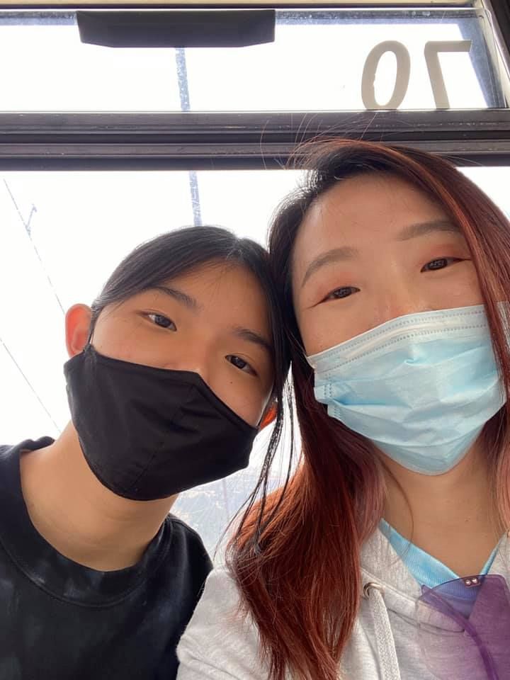 ▲陶晶瑩(右)想到女兒已經能適應新生活,就會感到特別欣慰。(圖/陶晶瑩臉書)
