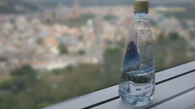 ▲水是每天人們都必須要攝取的，不僅有效幫助排毒，也能促進消化與腸胃蠕動，改善便秘問題。（示意圖/pixabay）