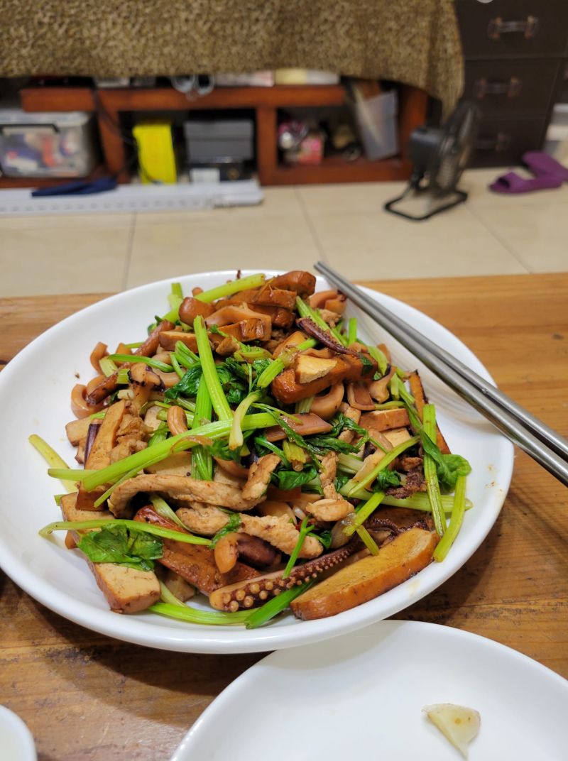 ▲女網友詢問「豆干怎麼處理才會夠味道?」(圖/翻攝廚藝公社臉書)