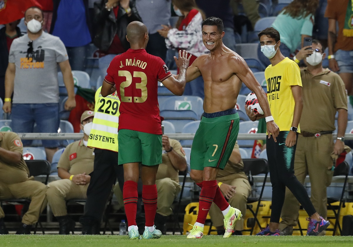 ▲葡萄牙足球巨星「C羅」羅納度（Ronaldo）成為史上國家隊最多進球射手，曾開心到脫衣慶祝。（圖／美聯社／達志影像）