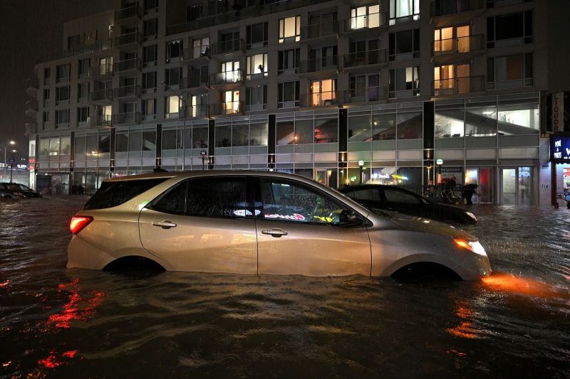 ▲颶風艾達帶來的暴雨氣候，讓紐約市許多地區泡在水裡。（圖／美聯社／達志影像）