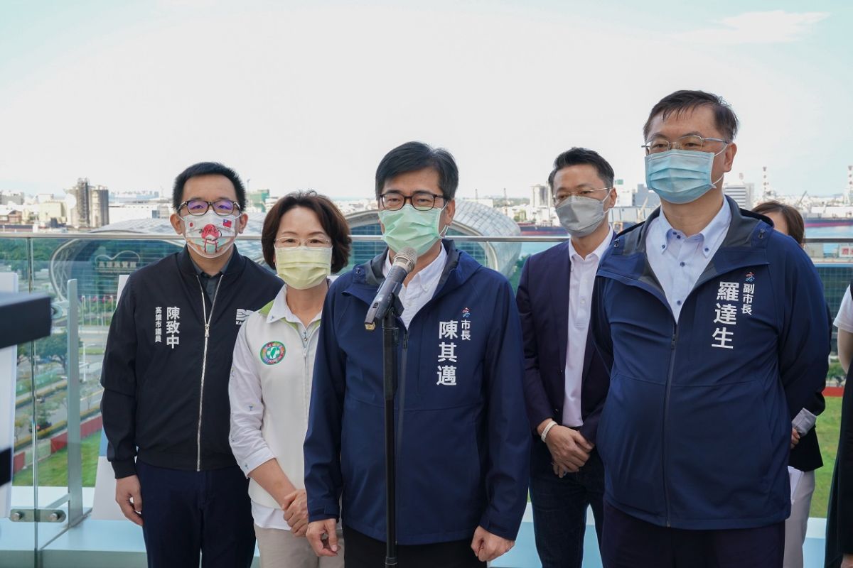 ▲高雄市長陳其邁今天針對八大行業開放問題時表示，請大家再給一點時間。（圖／高市府提供）