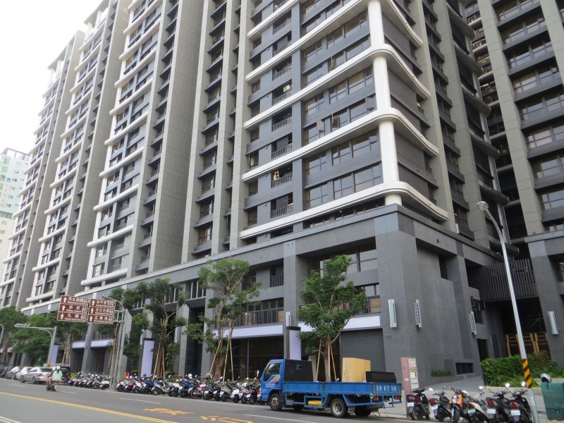 房市/台南蛋黃區新屋高價 中古大樓搶手