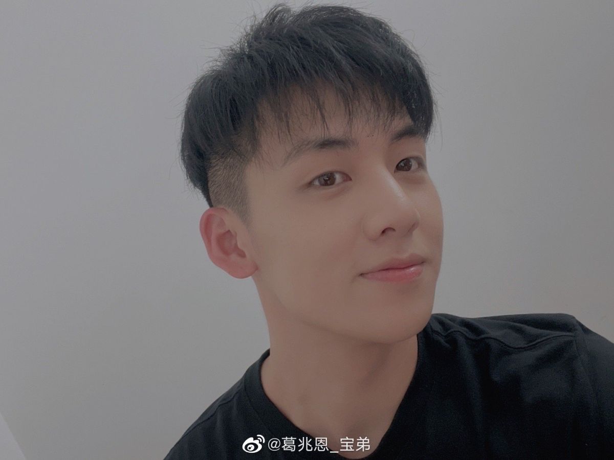 ▲葛兆恩要舉辦演唱會，向爸爸高凌風致敬。（圖／翻攝葛兆恩微博）