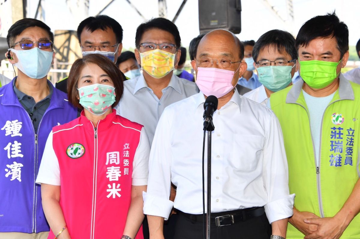 ▲行政院長蘇貞昌視察「屏東科學園區」，呼籲國人齊心防疫。(圖／行政院提供) 