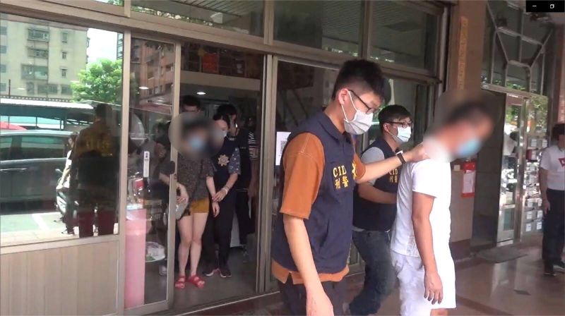 ▲荷葉包肉再次被驗出非洲豬瘟陽性反應,全案將上中下游經營者依違反食品安全衛生管理法,以及動物傳染病防治條例移送分別移送新北地檢署及高雄地檢署偵辦。(圖/翻攝畫面)