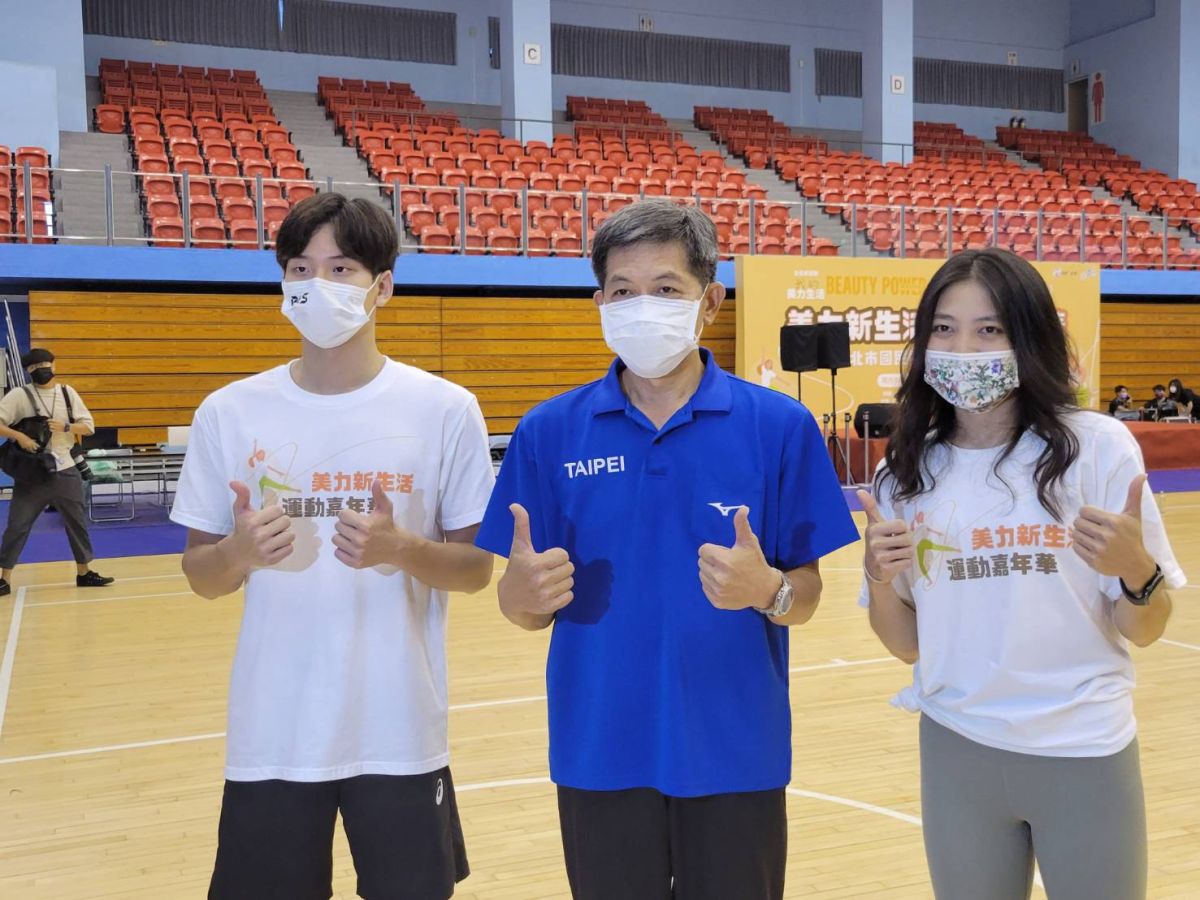 ▲台灣蝶王王冠閎(左)今參加活動。（圖／黃建霖攝）