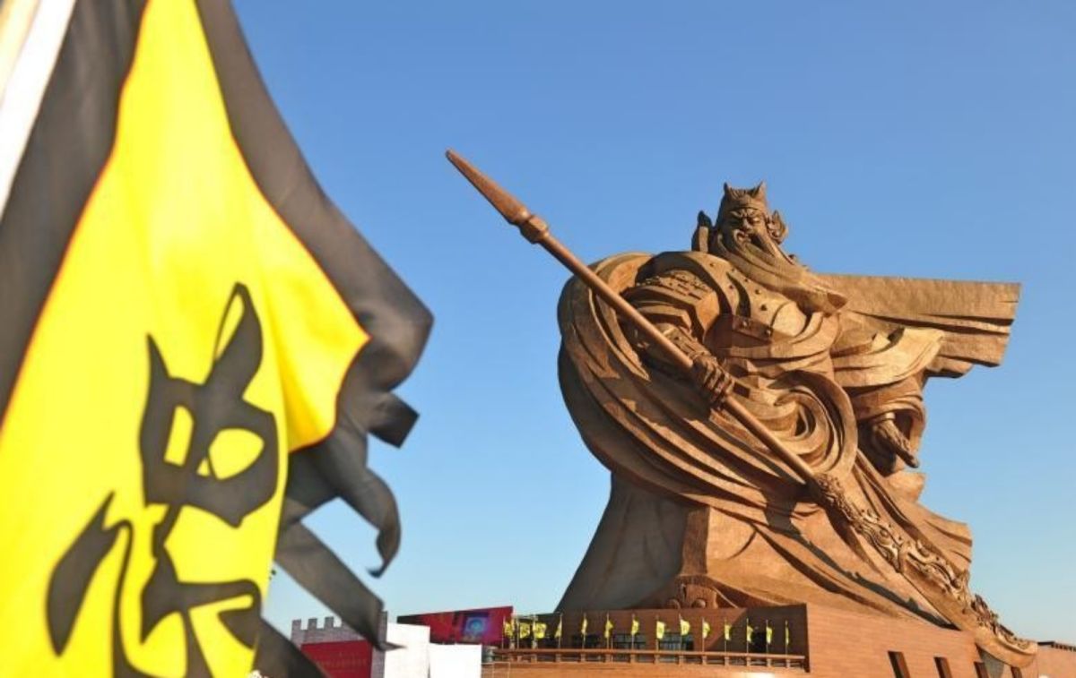 ▲位於湖北荊州，世界最大的關公青銅像。（圖／翻攝自中新網）