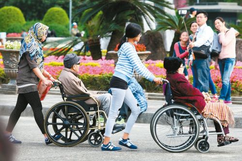 外籍看護免巴氏量表闖關　洪申翰：一口氣增加16萬需求恐供需失衡
