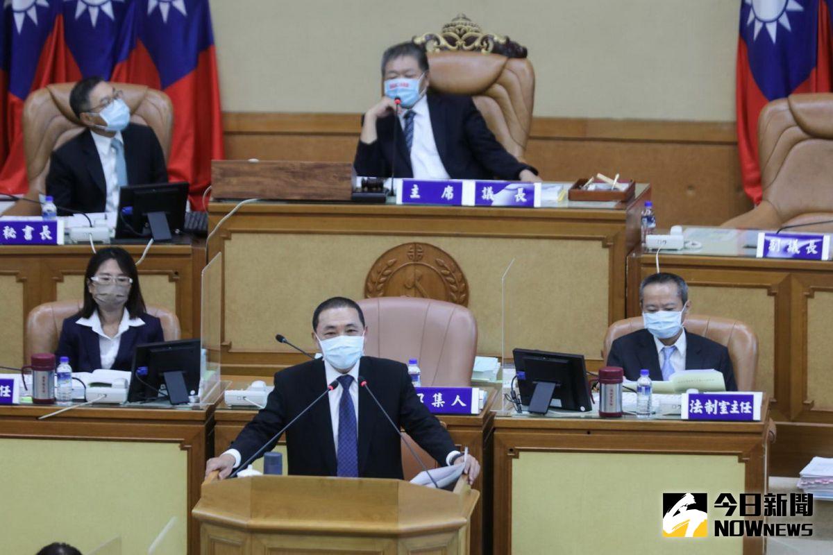 ▲新北市長侯友宜今日赴新北市議會進行「新冠肺炎防疫紓困專案報告」。（圖／記者陳志仁攝，2021.09.06）