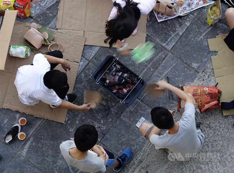 台中市戶外公共場域禁止烤肉 住家限同住家人