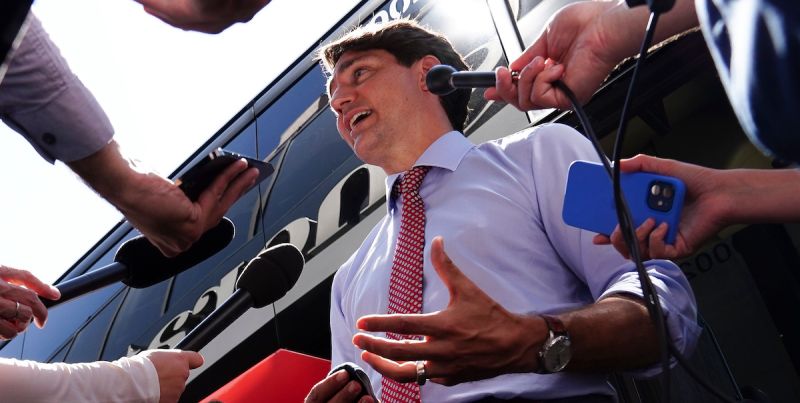 加拿大總理民調下滑　造勢活動慘遭扔石頭