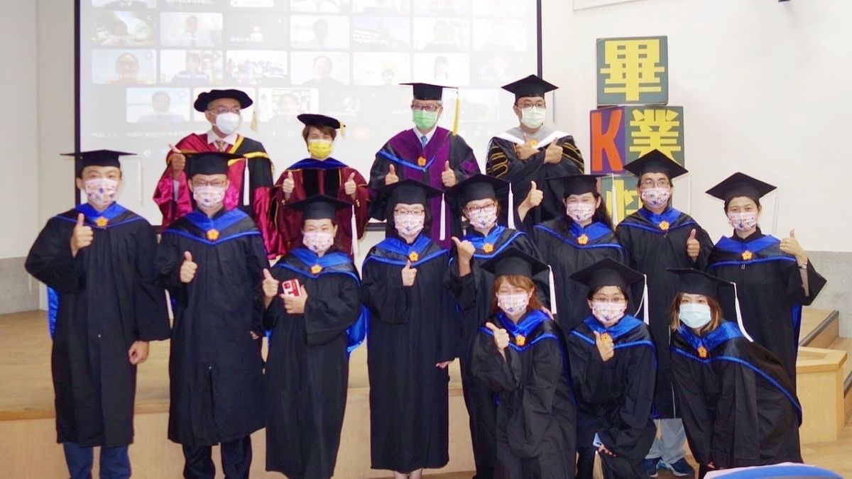 ▲國立高雄師範大學為了一圓畢業生夢想與期待，畢業典禮採線上與現場同步進行方式舉辦。（圖／高雄師範大學提供）