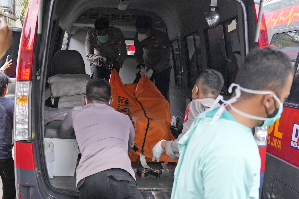 ▲印尼西爪哇萬丹省一座監獄今天凌晨大火，造成41死、81人受傷。（圖／美聯社／達志影像）