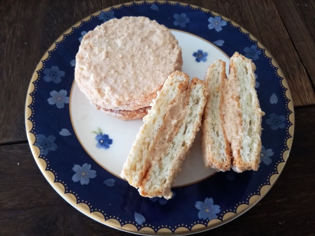 ▲達克瓦茲小小一顆卻有著迷人的香氣和外酥內軟口感，營養師高敏敏日前則公開了15款達克瓦茲口味成份，並提供4招減少罪惡感的健康吃法。（圖／PhotoAC）