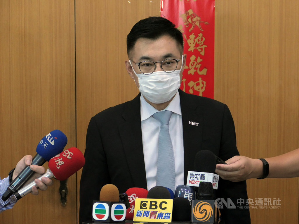 ▲促轉會公布中正紀念堂轉型方案，計畫移除堂體內前總統蔣介石銅像，國民黨主席江啟臣8日說，政府與其要拆銅像不如先下台。（圖/中央社）