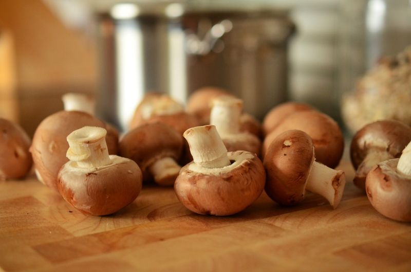 ▲洗蘑菇只要加入1物，髒汙通通自己跑出來了。（示意圖／翻攝自Pixabay）

