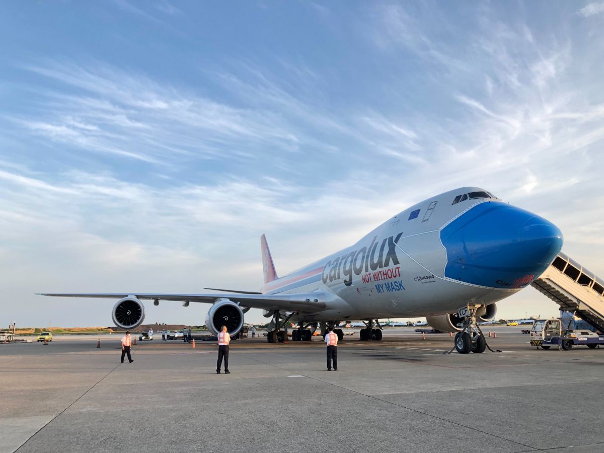 ▲第二批共91萬劑的BNT疫苗在今（9）日上午抵台。（圖／蘇貞昌臉書）