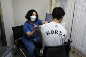 海外接種疫苗者　韓國擬逐步放寬限制
