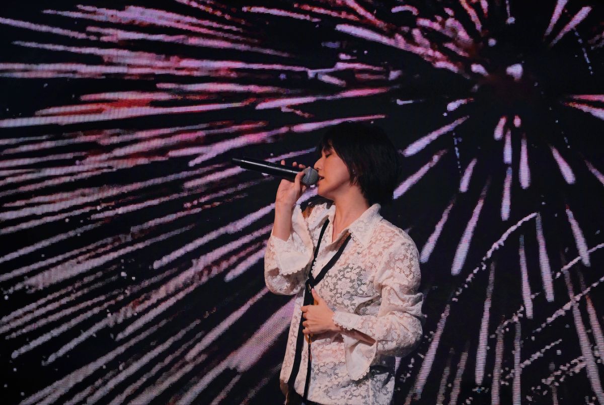 ▲孫燕姿開直播演唱會，一連唱了8首歌曲。（圖／環球音樂提供）