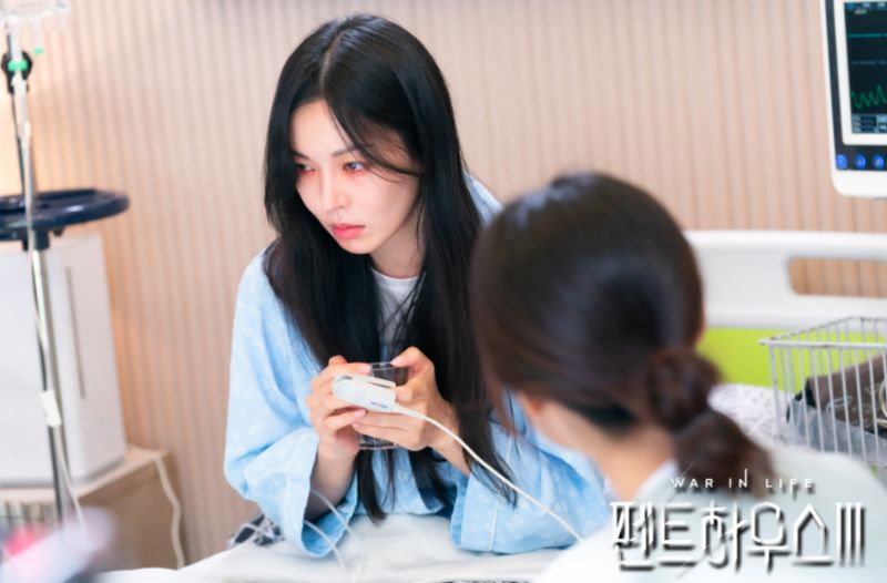 ▲▼吳允熙(上圖,下起)、朱丹泰、河尹哲、秀蓮、千書真、羅根為《上流戰爭3》主角,在完結篇全數領便當。(圖/SBS)