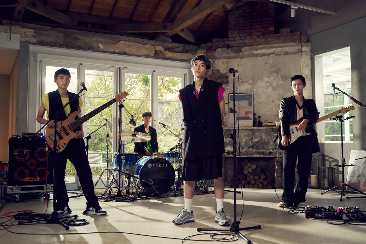 ▲noovy在陽明山的別墅錄製線上演唱會內容。（圖／索尼音樂提供）