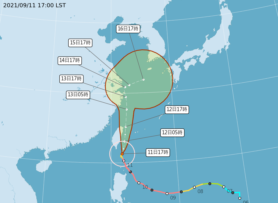▲根據最新氣象資料顯示，璨樹颱風過去3小時強度略為減弱，中心目前在鵝鑾鼻東南東方海面，向北移動，其暴風圈逐漸進入台灣東南部及南部陸地，對臺灣陸地構成威脅。（圖／氣象局提供）
