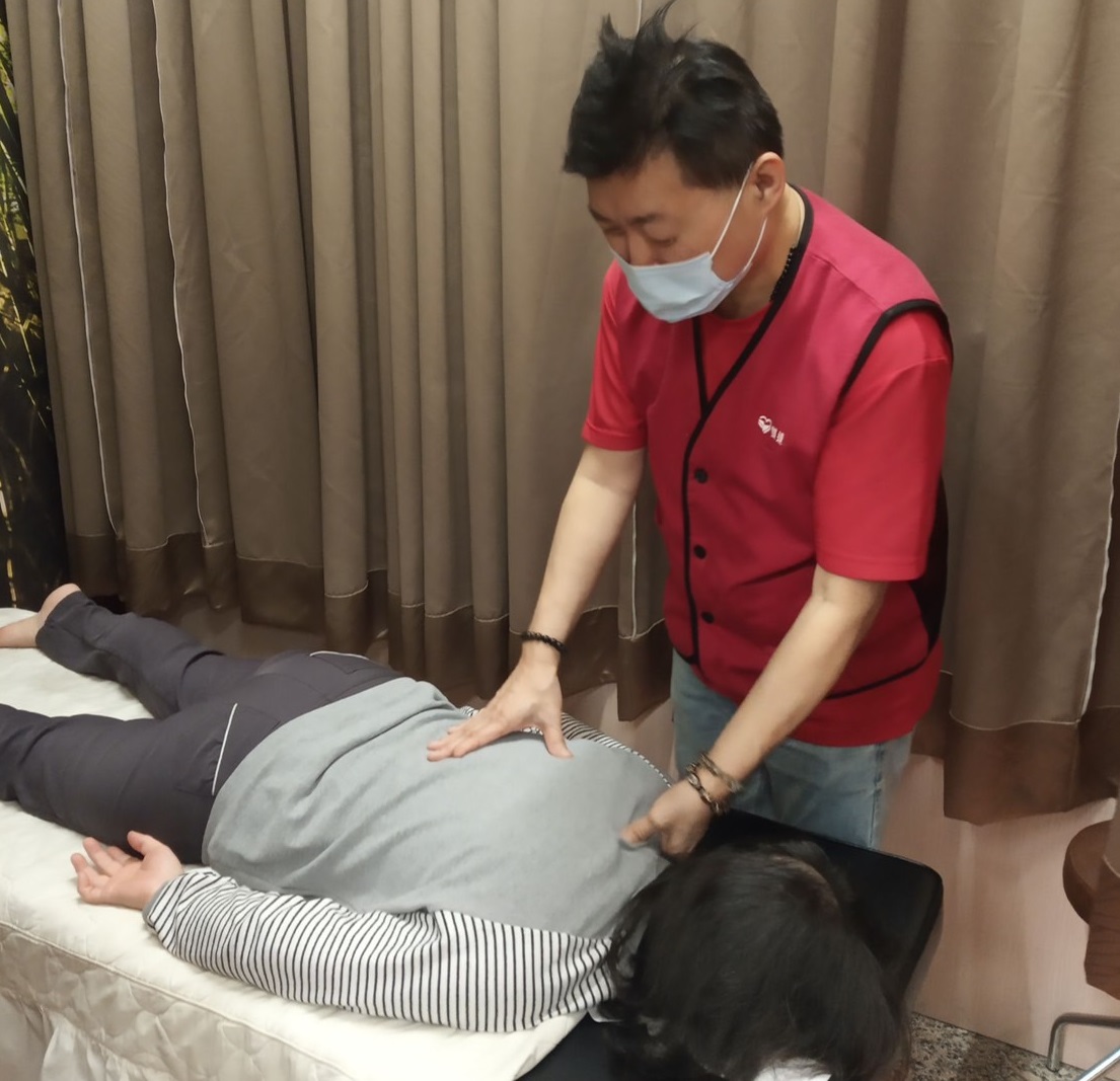 ▲新北視障按摩即日起至9月底，不限金額，免費加送10分鐘的服務。（圖／新北市政府勞工局提供）