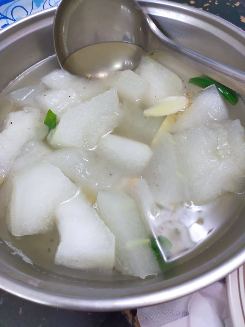 ▲女網友分享自己煮的冬瓜湯。（示意圖／翻攝廚藝公社臉書）