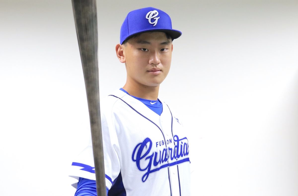 ▲富邦王苡丞簽約。（圖／富邦提供）