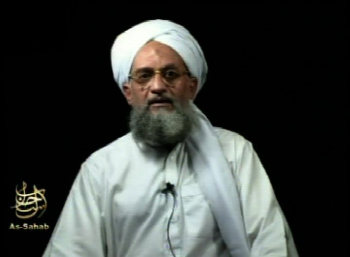 ▲薩瓦里（Ayman al-Zawahri）在蓋達組織2006年9月2日公布的影片中，發表談話。（圖／美聯社／達志影像）