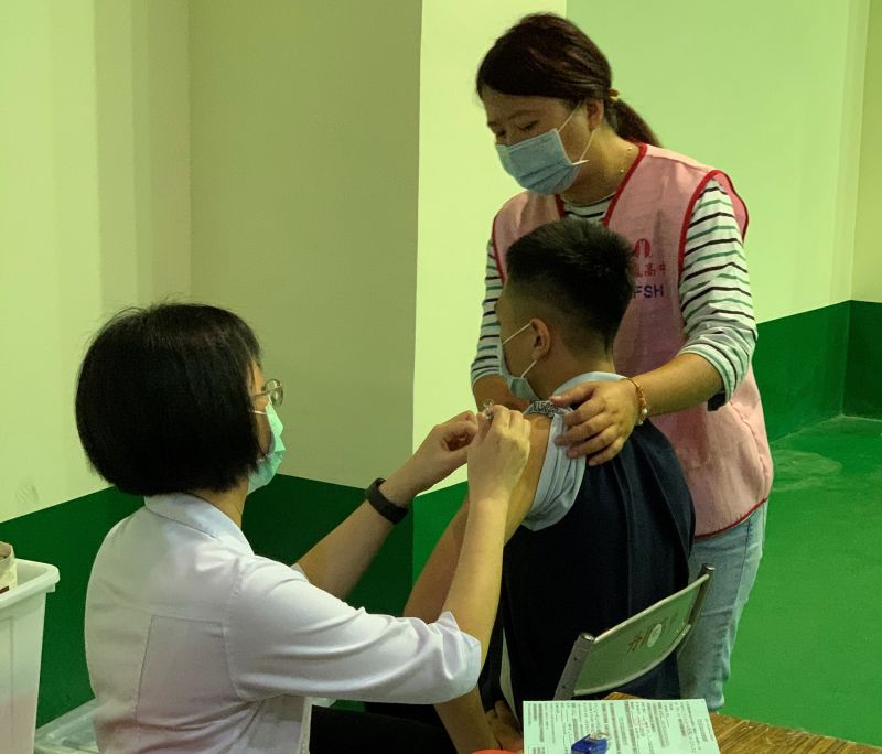▲新北市的國高中職學生,將從9月22日起開始施打BNT的疫苗。(圖/新北市政府教育局提供)