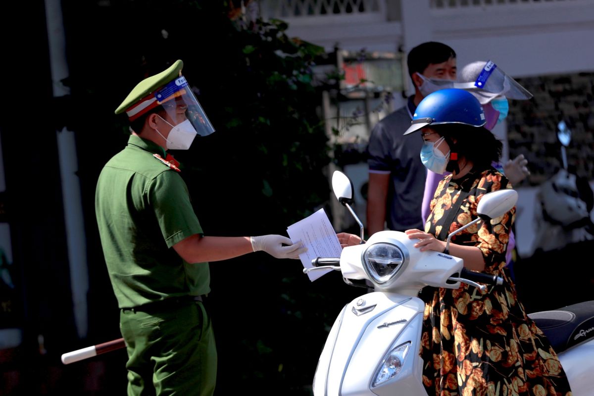 越南胡志明市逐步解封　逾9成疫苗施打率做後盾