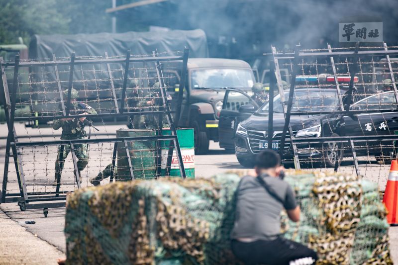▲漢光37號實兵演習第二天,憲兵202指揮部實施「國家關鍵基礎設施防護演練」。(圖/軍聞社提供)