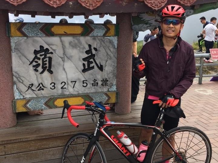 ▲信義房屋大里德芳店專案經理李祐承喜愛騎公路車,曾挑戰騎上武嶺。(圖/NOWnews資料照片)