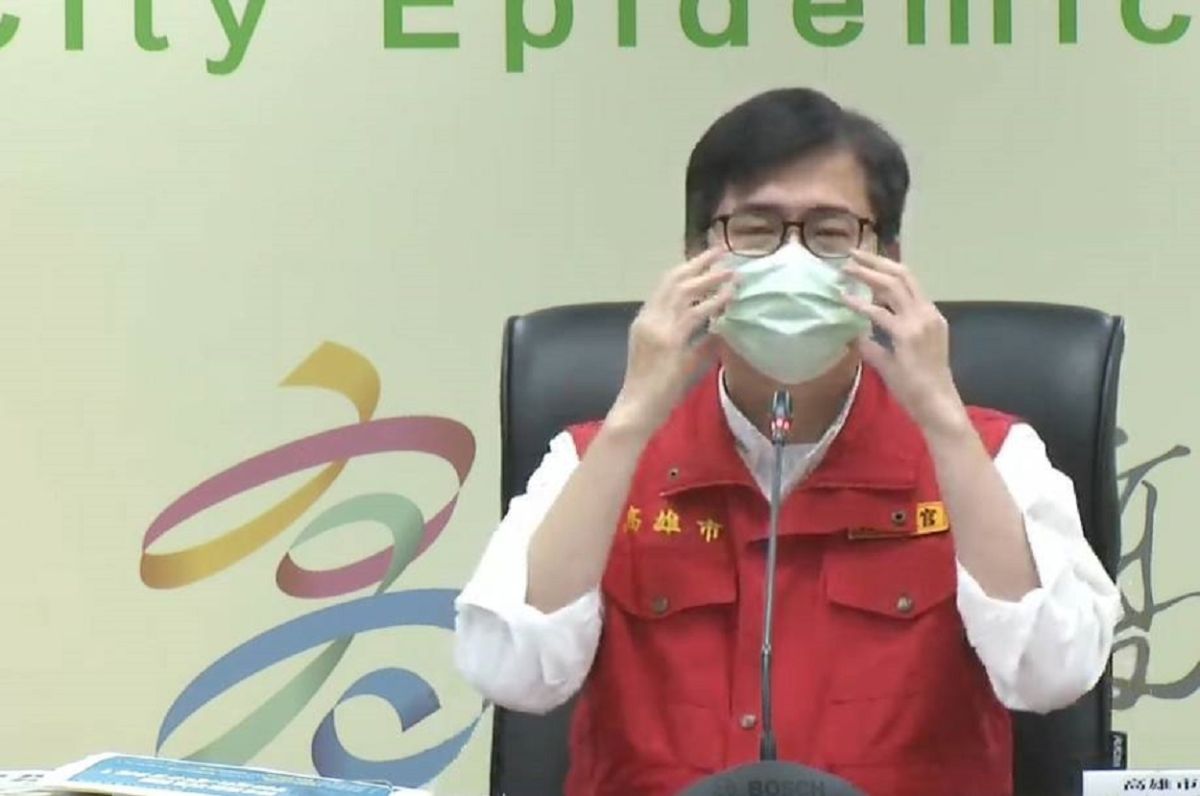 ▲中秋連假將至，高雄市長陳其邁今天表示，中秋節烤肉涉及南北移動，他再次提醒市民朋友與同住家人烤肉時請務必戴口罩。（圖／高市府提供）