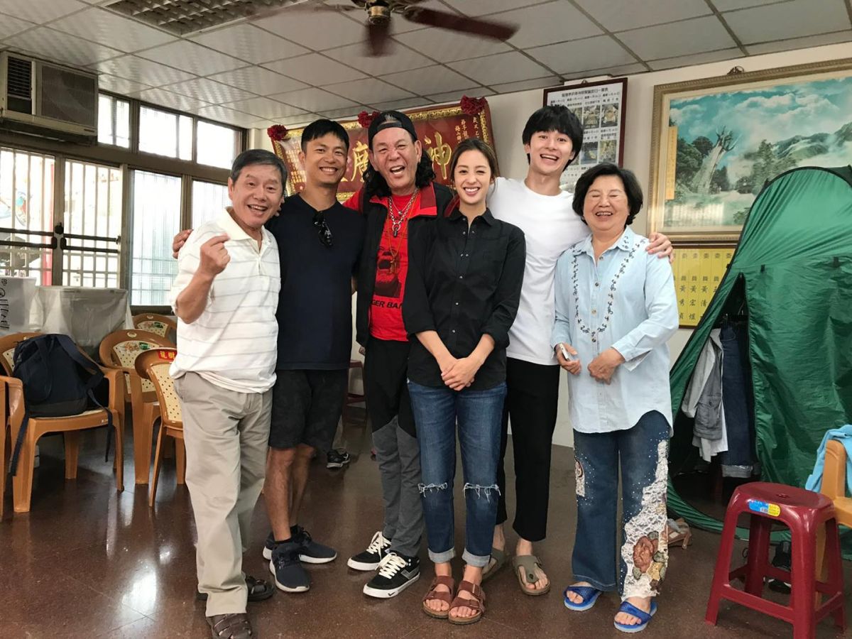 ▲黃西田（左一）曬出與龍劭華（左三）的合照，發文吐心情。（圖／翻攝黃西田臉書）