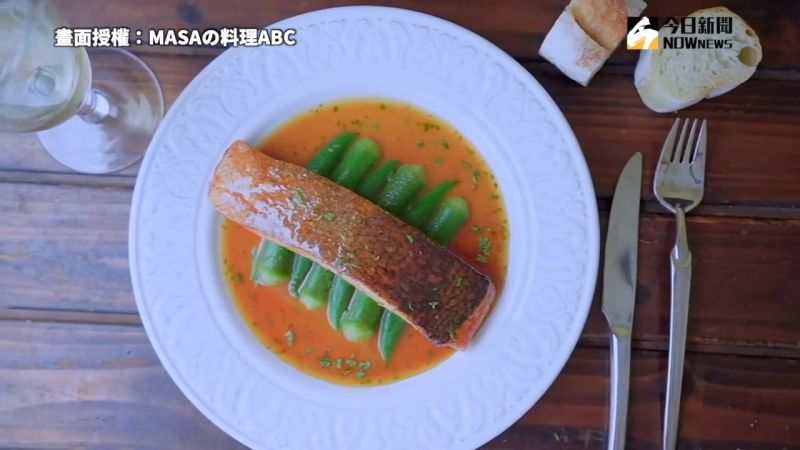▲ 料理達人「MASA」教大家如何在家煎出，香嫩多汁的餐廳級鮭魚排料理。（圖／MASAの料理ABC  授權）