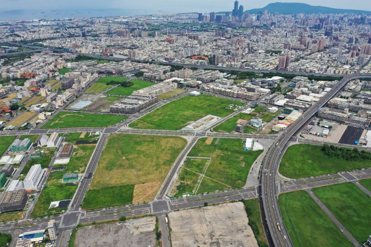 ▲第77期重劃區共吸引8家投資人搶進，最後以4億3568萬餘元標脫。（圖／高市府地政局提供）